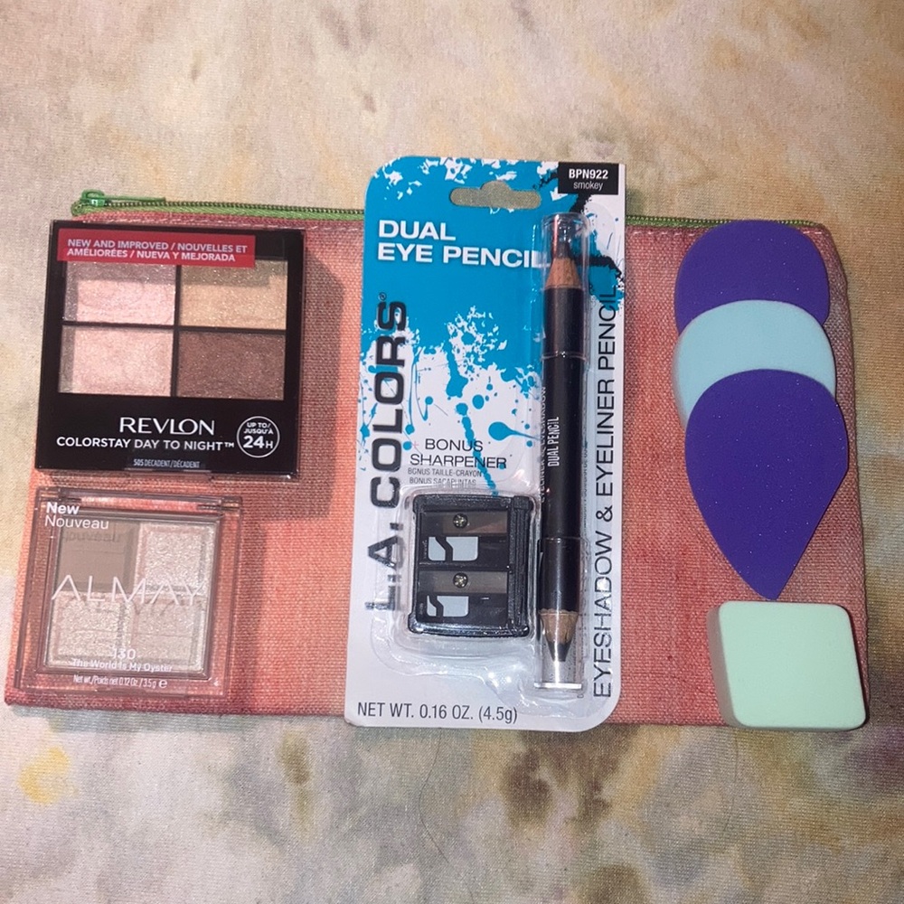2 Eyeshadows, 1 Eyeshadow/Eyeliner Pencil w/Sharpener, & 4 Cosmetic Sponges NWT